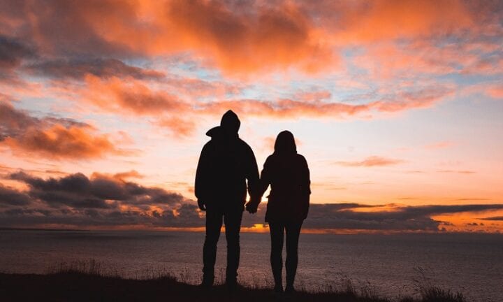 22 Signs of True Love in a Relationship – Inspiring Tips