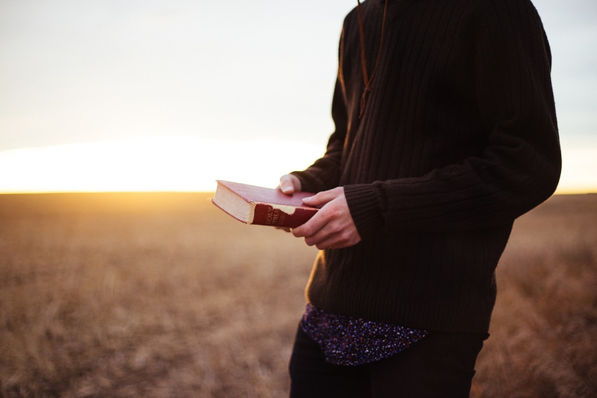 5 Ways to be a Truly Religious Person According to the Bible