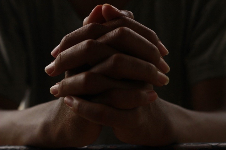 10 Sure Reasons God Does Hear Your Prayers