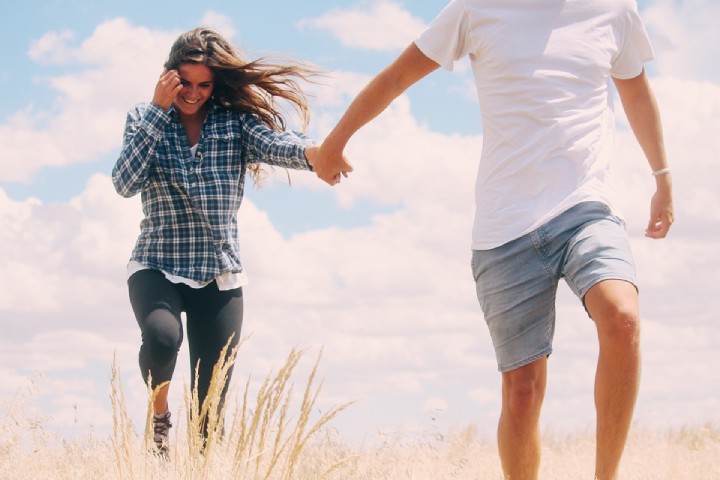 14 Telltale Signs He is Protective of You